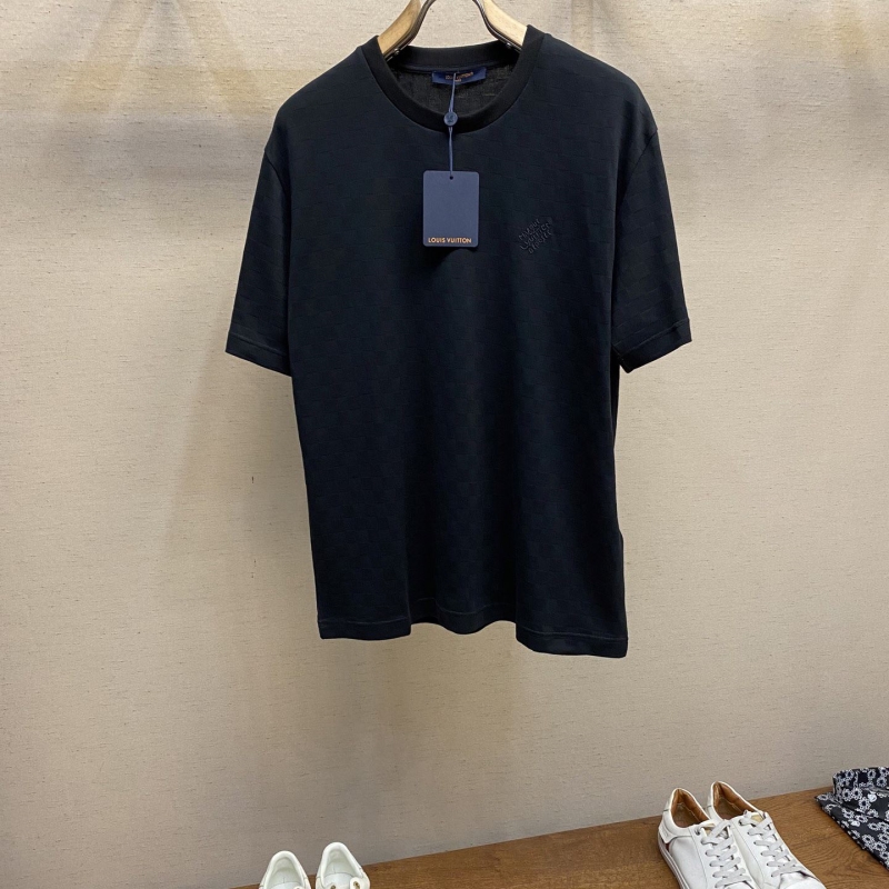 l0vis Vvtt0n shirt
